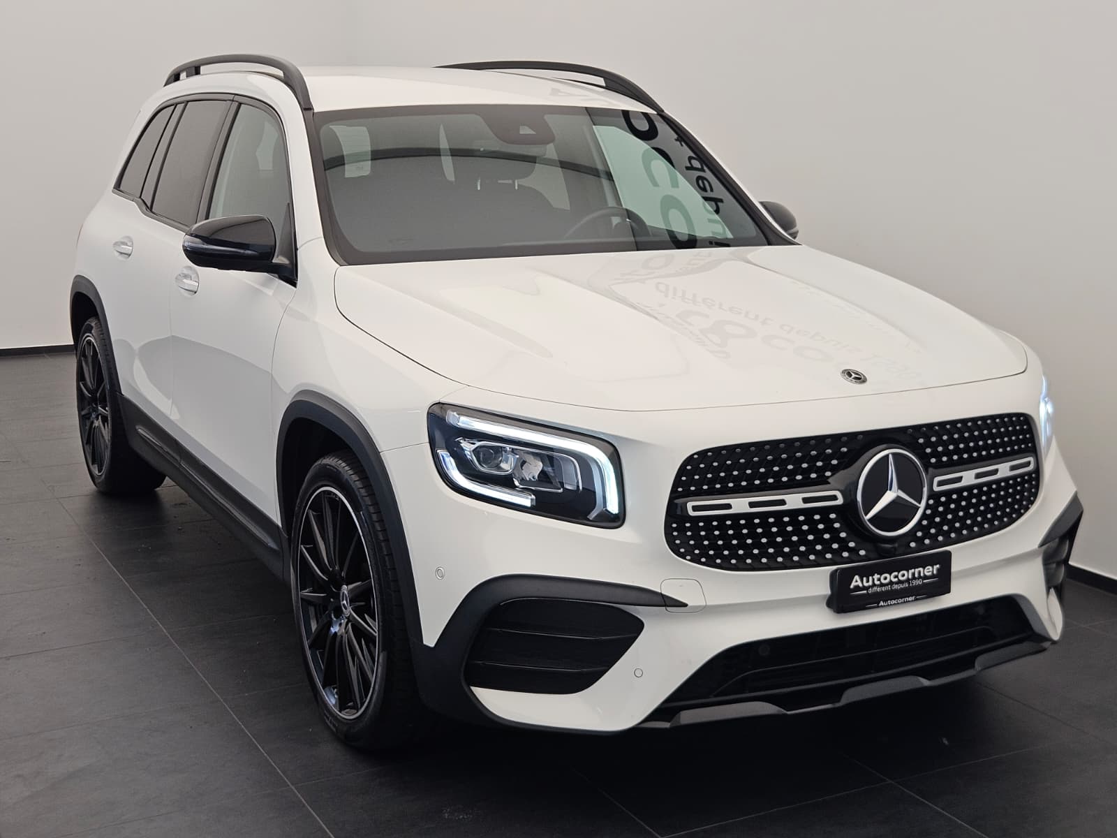 MERCEDES-BENZ GLB 250 AMG Line 8G-Tronic-image-4