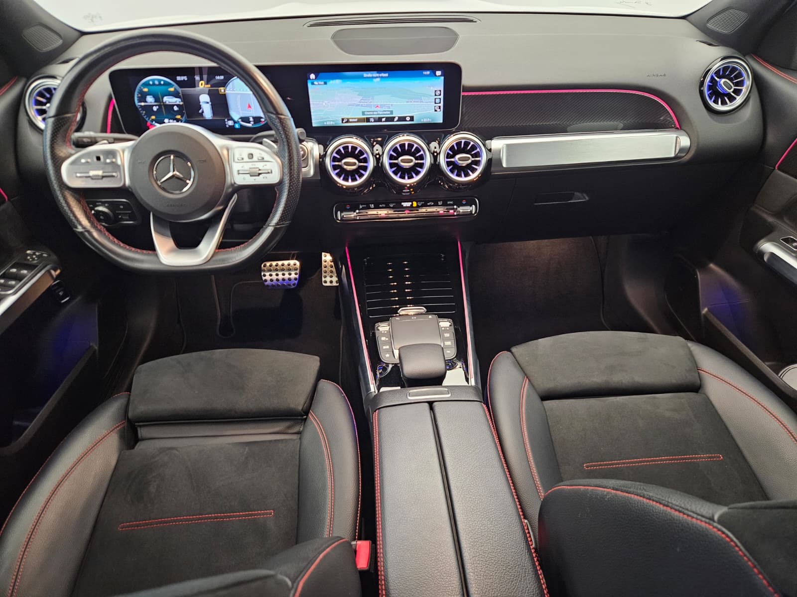 MERCEDES-BENZ GLB 250 AMG Line 8G-Tronic-image-9