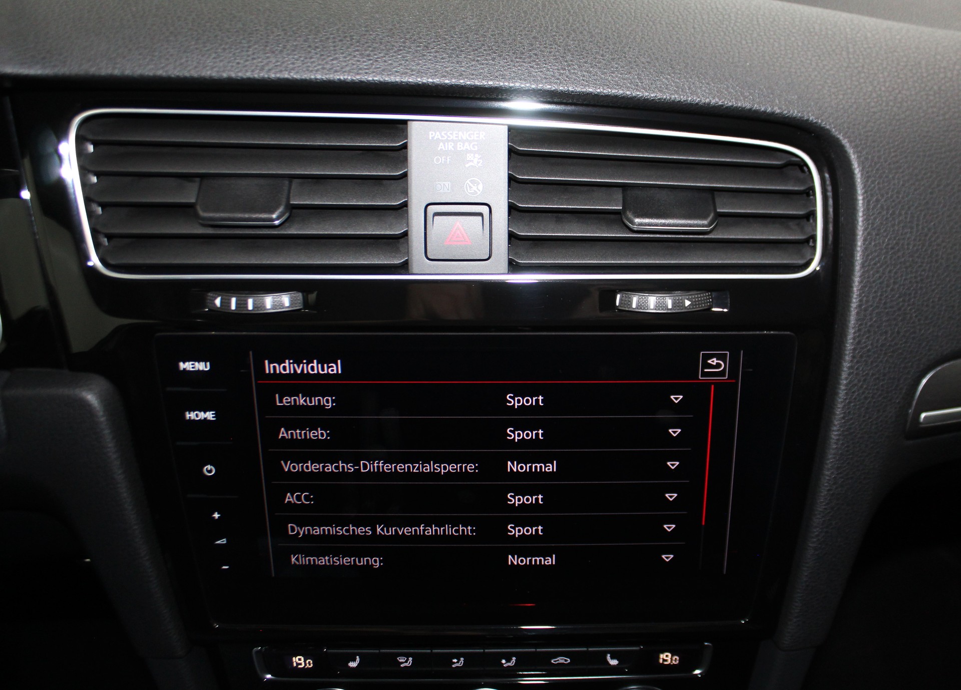 VW Golf 2.0 TSI GTI Performance DSG Black Edition 245PS / CH-Fahrzeug-image-25