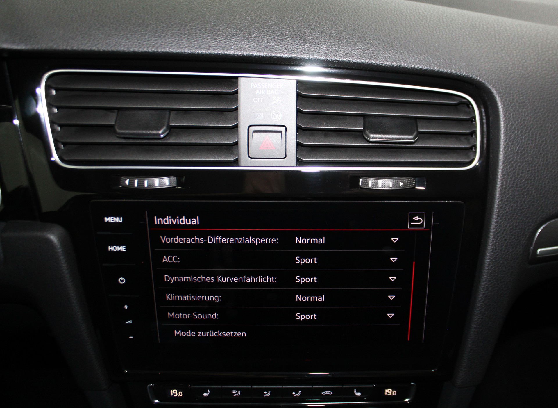 VW Golf 2.0 TSI GTI Performance DSG Black Edition 245PS / CH-Fahrzeug-image-26