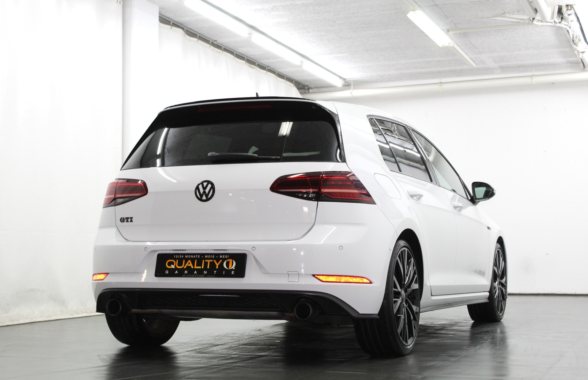 VW Golf 2.0 TSI GTI Performance DSG Black Edition 245PS / CH-Fahrzeug-image-6