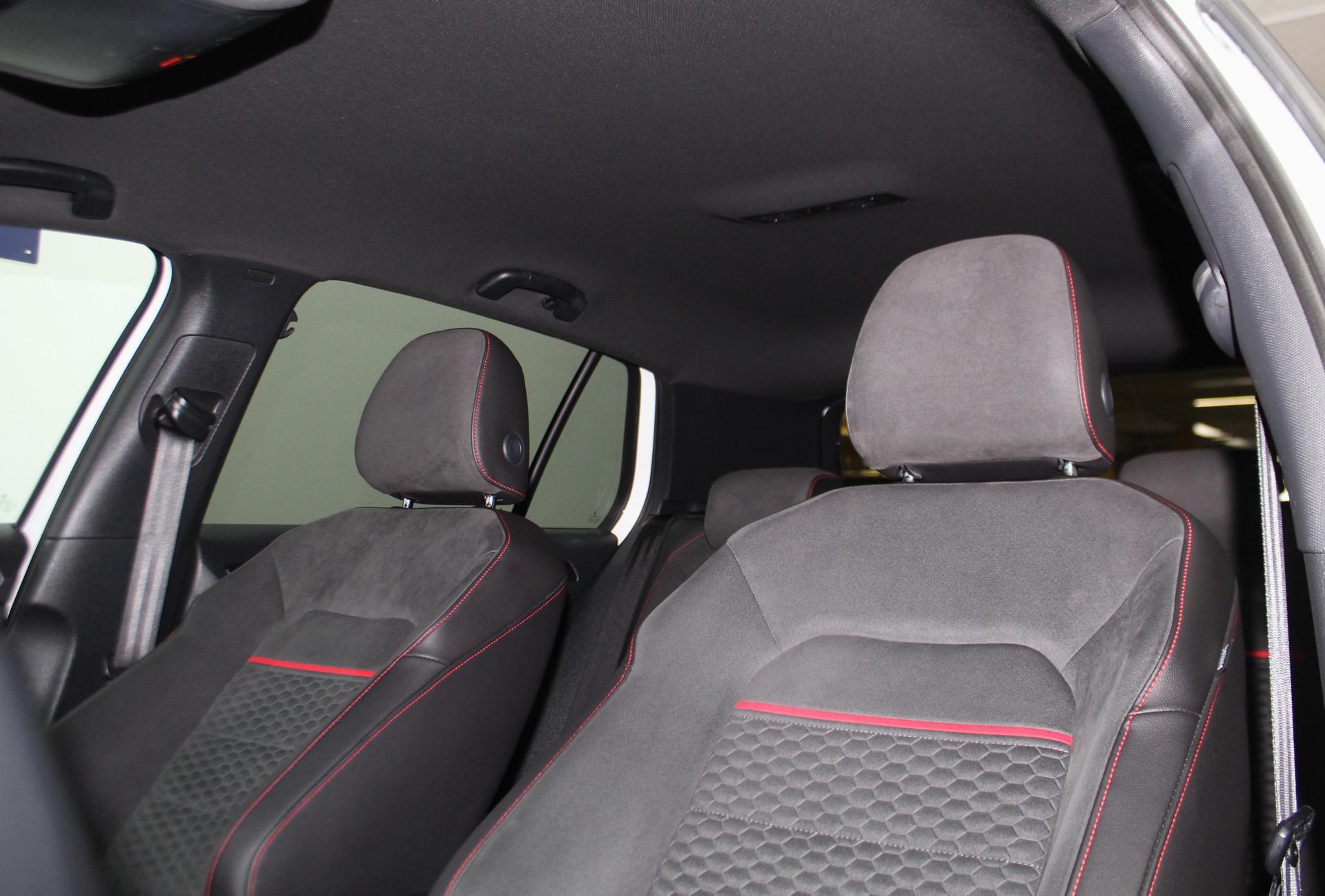 VW Golf 2.0 TSI GTI Performance DSG Black Edition 245PS / CH-Fahrzeug-image-8