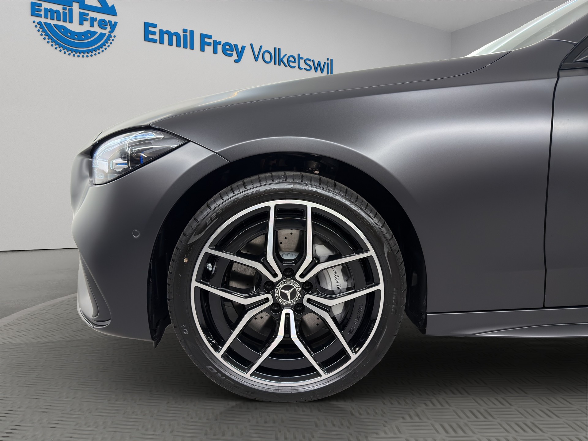 MERCEDES-BENZ C 220 d Swiss Star AMG Line 4matic-showroom-element-3