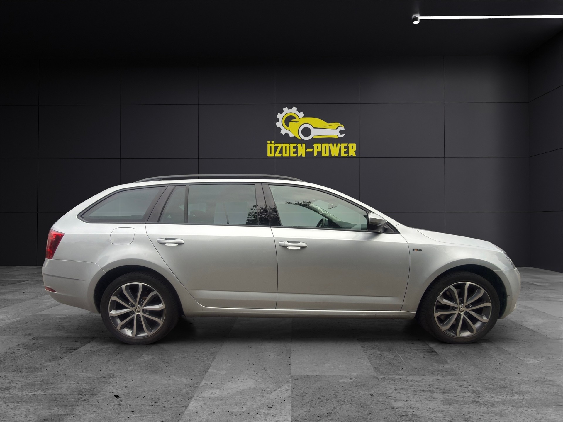 SKODA Octavia Combi 2.0 TSI Soleil 4x4 DSG-showroom-element-3
