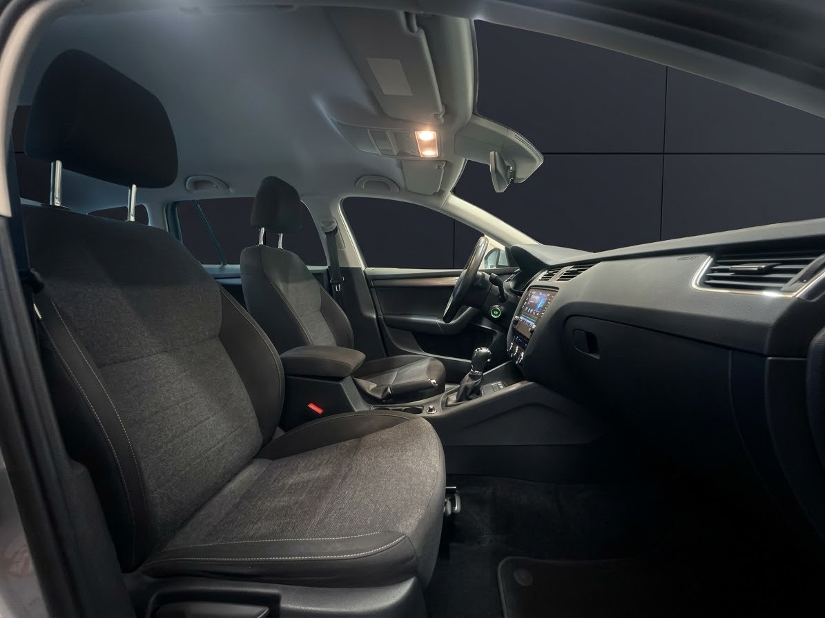 SKODA Octavia Combi 2.0 TSI Soleil 4x4 DSG-image-24