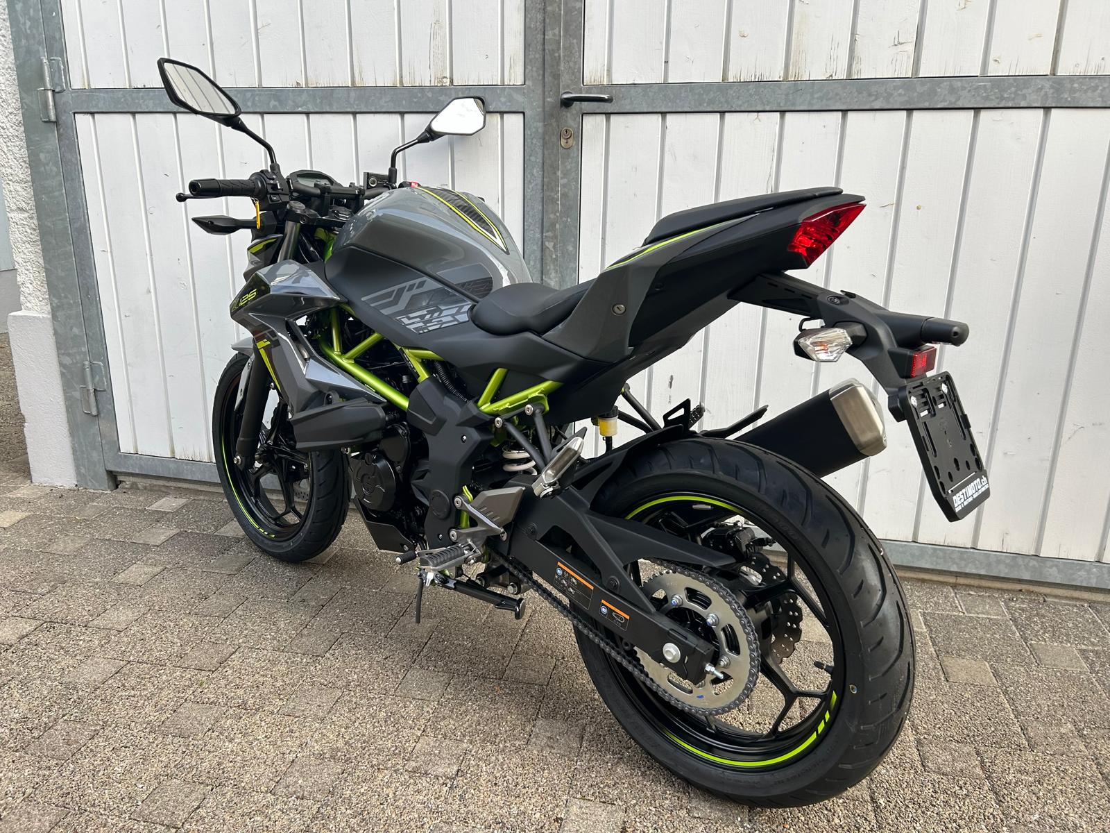 KAWASAKI Z 125-image-6