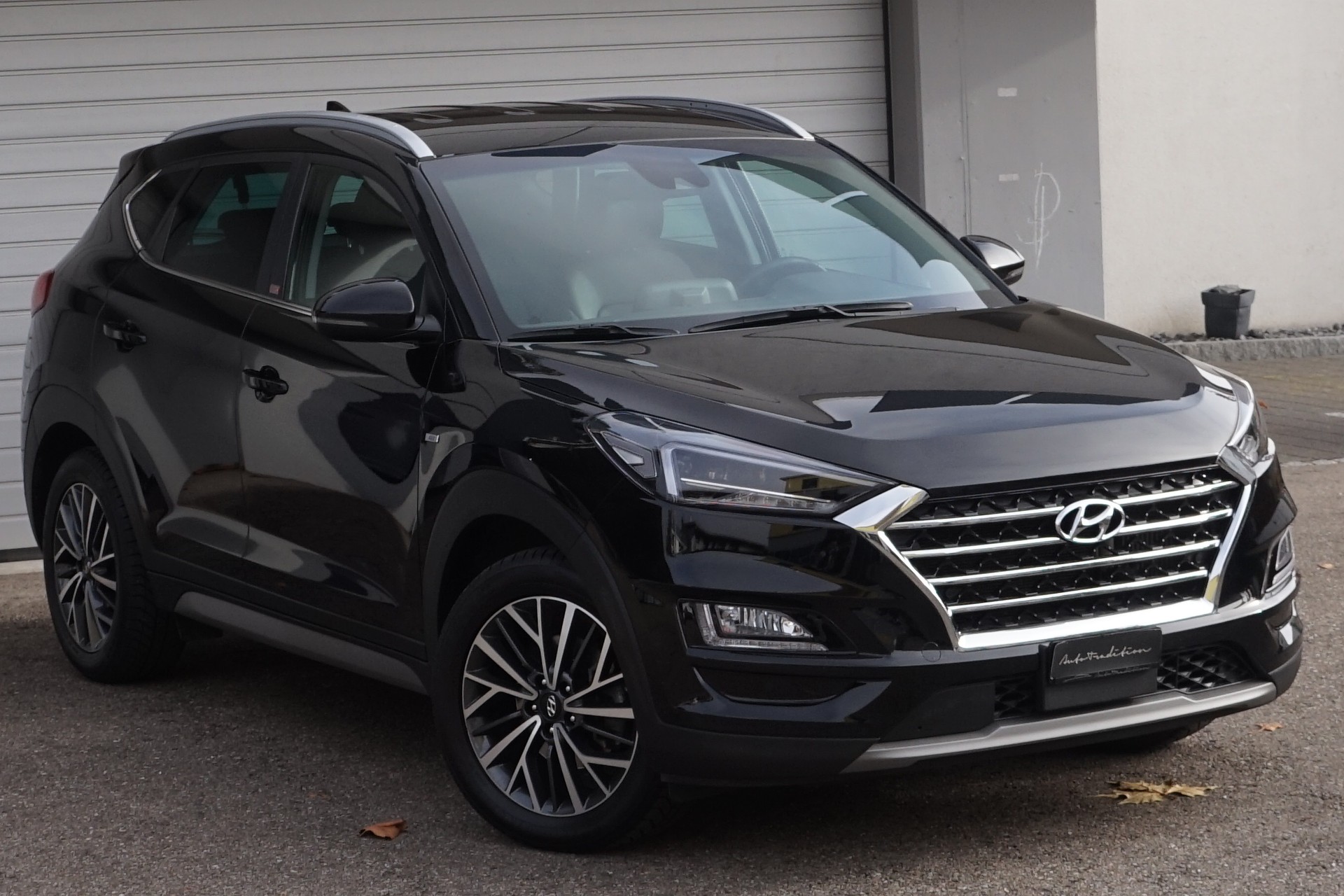 HYUNDAI Tucson 1.6 CRDI Amplia 4WD - SWISS EDITION - LED LICHT - KAMERA - WINTER PAKET - SPUR ASSISTENT - KOLLISIONS ASSISTTENT **-showroom-element-1