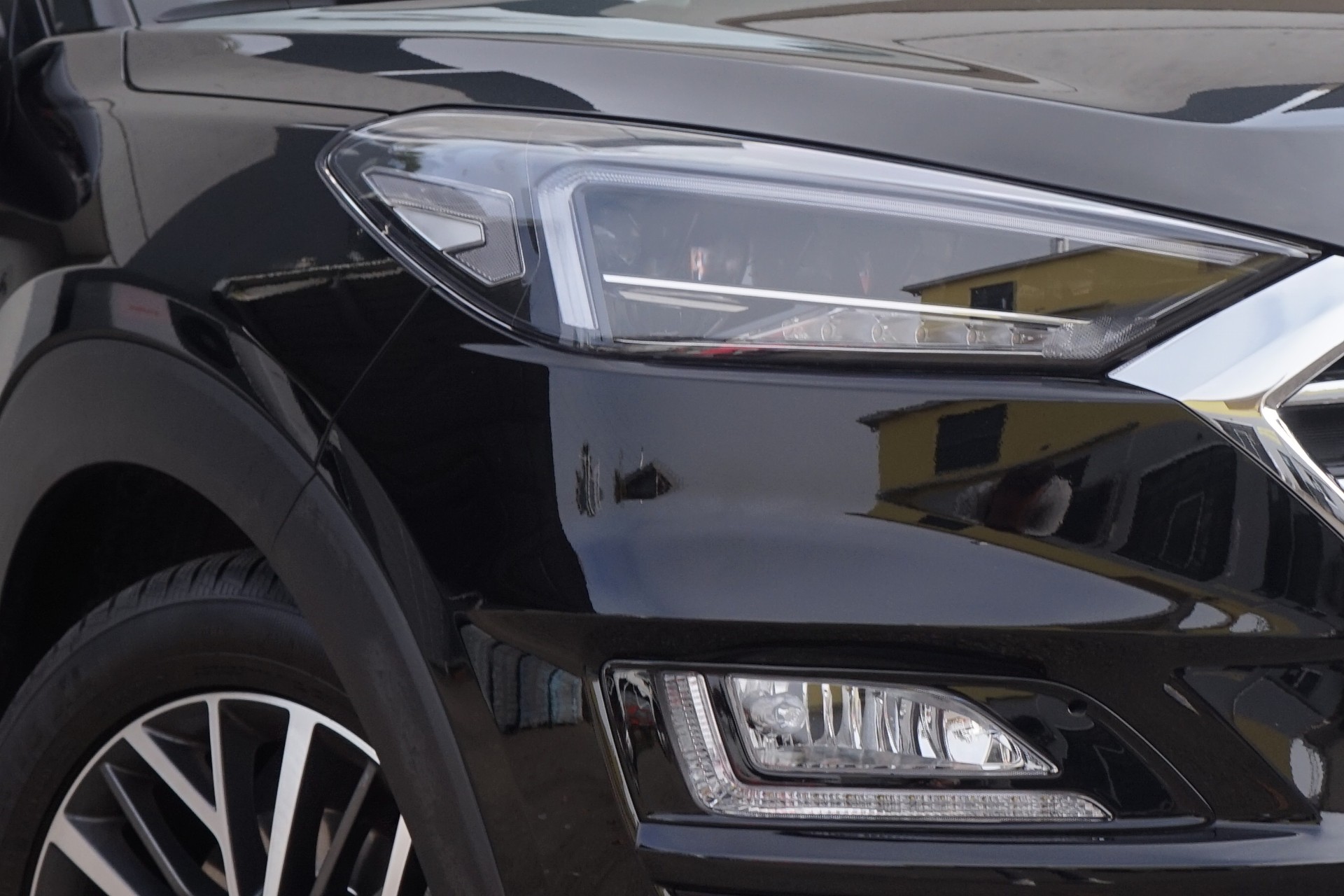HYUNDAI Tucson 1.6 CRDI Amplia 4WD - SWISS EDITION - LED LICHT - KAMERA - WINTER PAKET - SPUR ASSISTENT - KOLLISIONS ASSISTTENT **-image-5