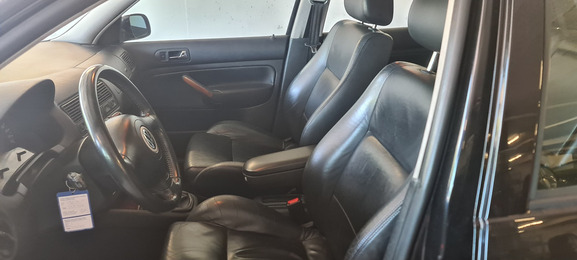 VW Golf 2.8 Highline 4Motion-image-9