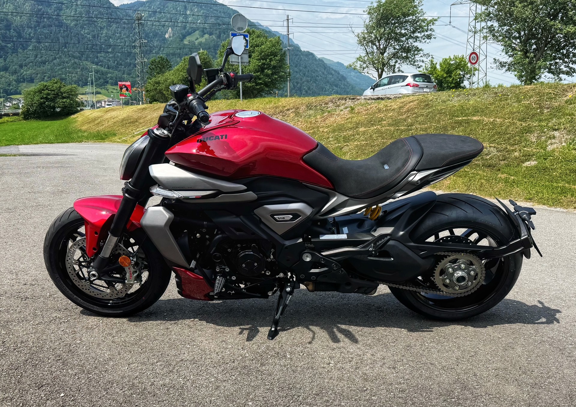 DUCATI X Diavel V4-image-1