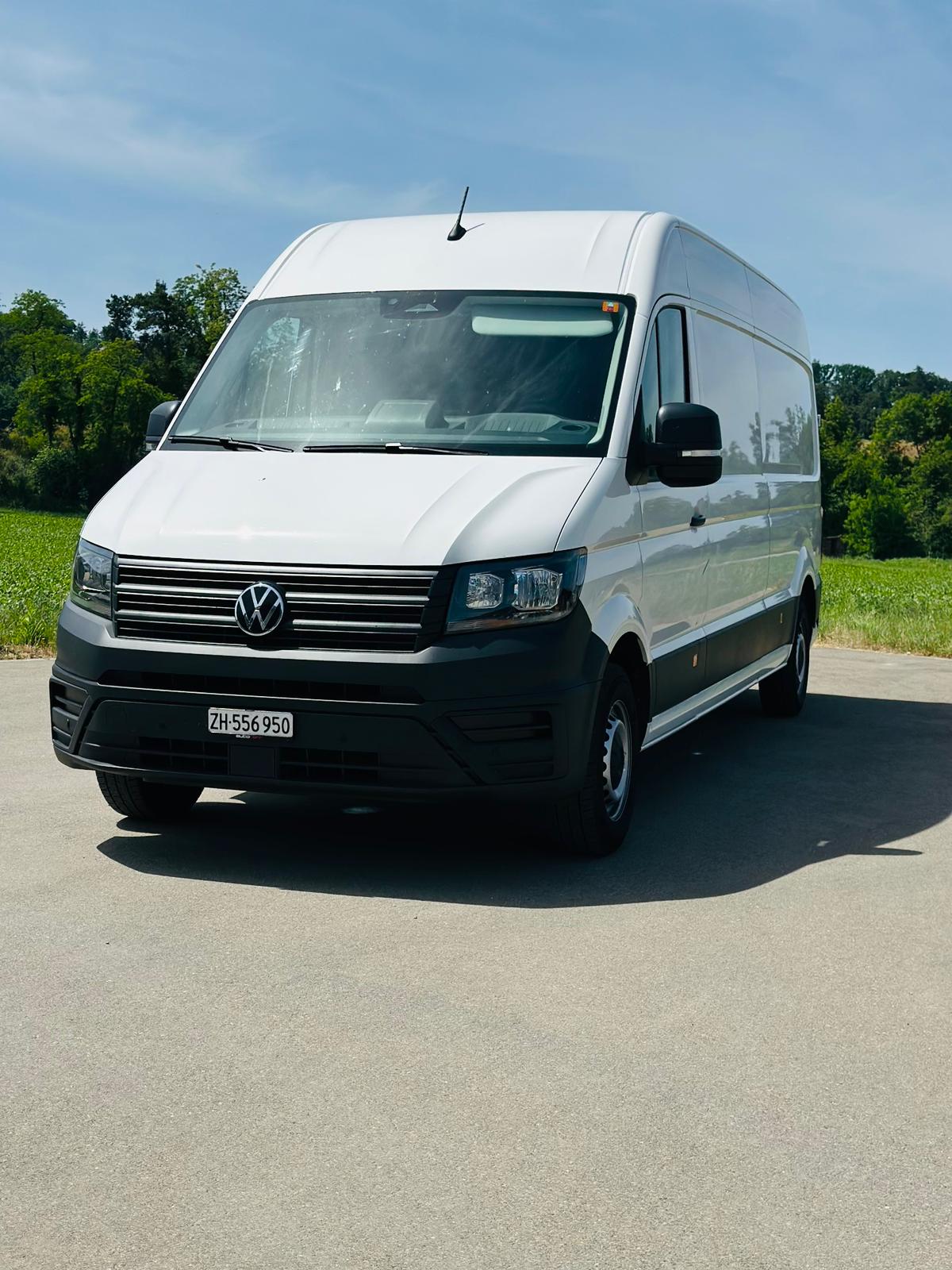VW Crafter 35 2.0 TDI Model 2025-image-1