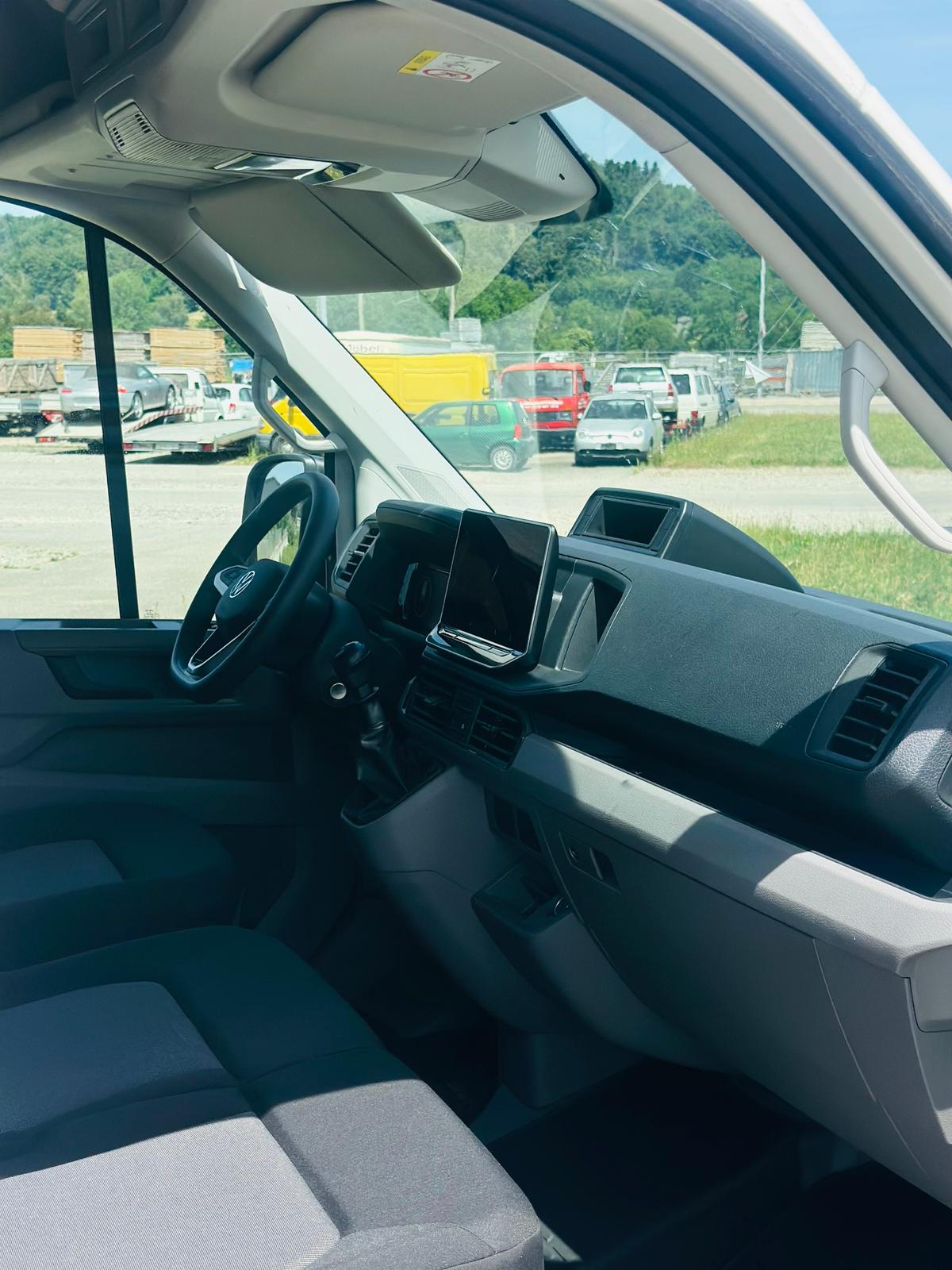 VW Crafter 35 2.0 TDI Model 2025-image-9