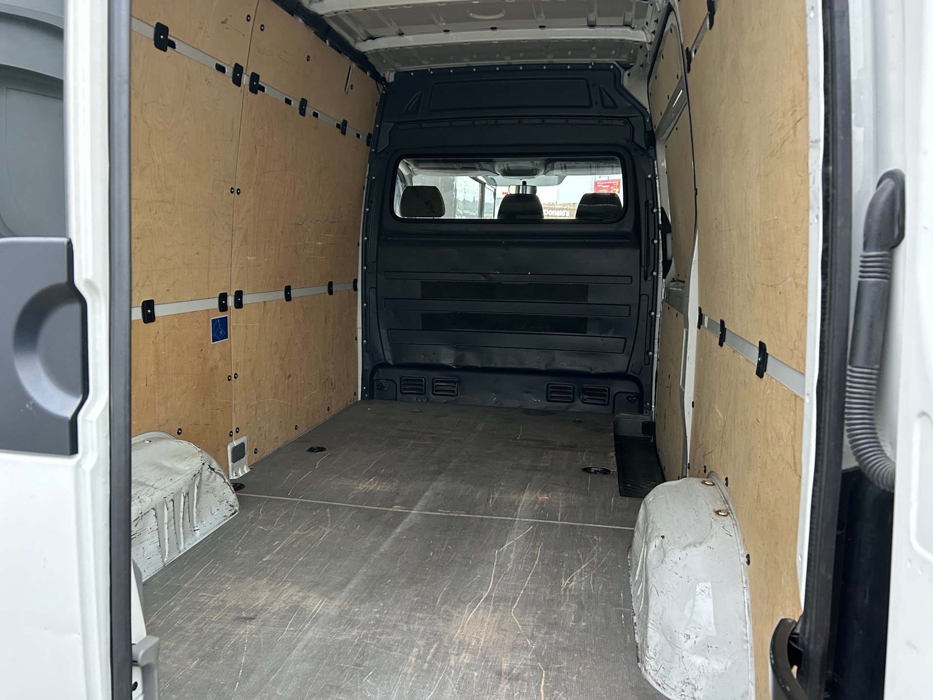 VW CRAFTER-image-9