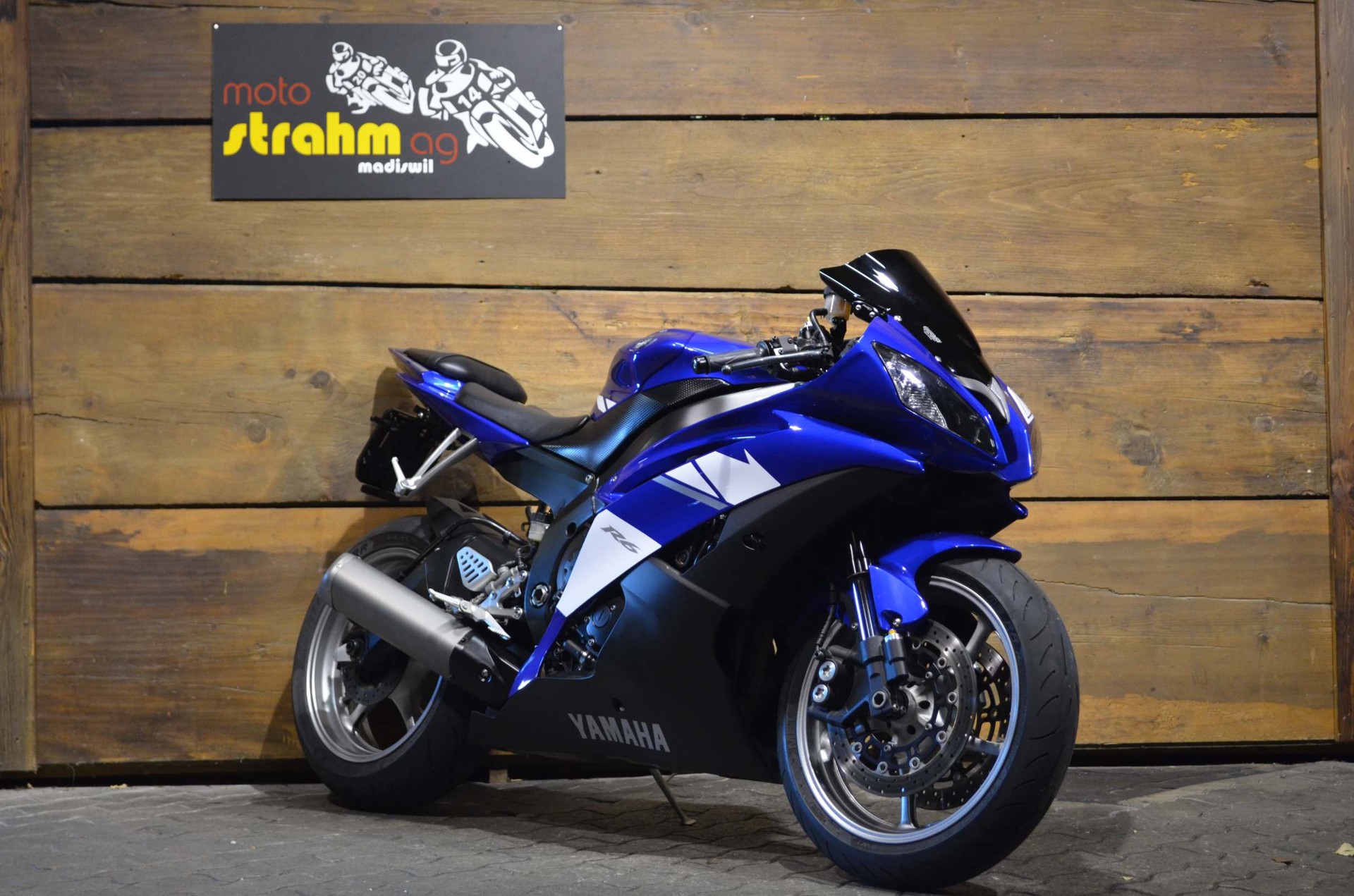 YAMAHA YZF-R6-image-0