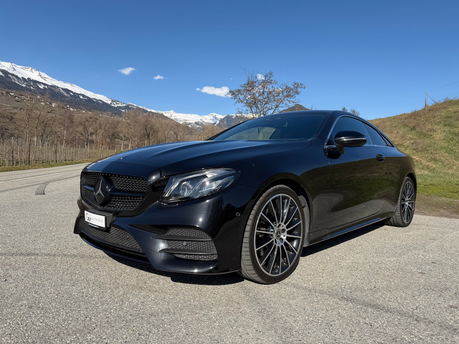 MERCEDES-BENZ E 200 Coupé AMG Line 4 Matic 9G-Tronic-showroom-element-2