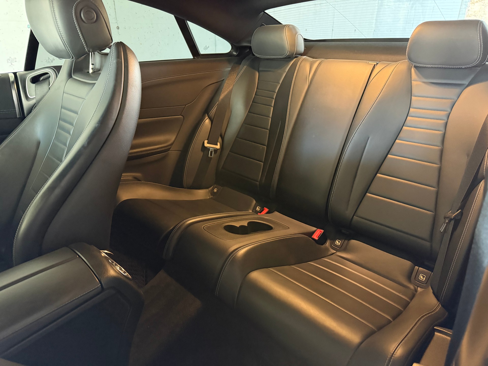 MERCEDES-BENZ E 200 Coupé AMG Line 4 Matic 9G-Tronic-image-14