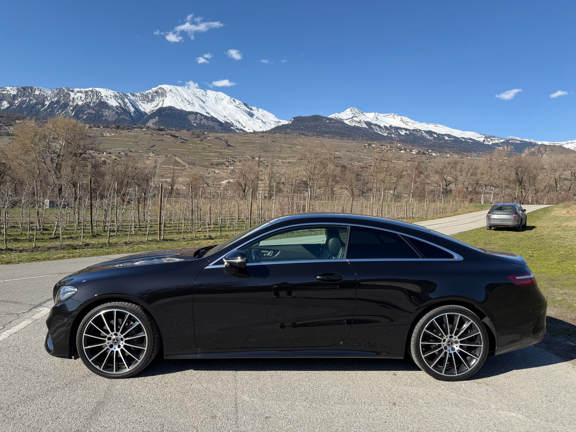 MERCEDES-BENZ E 200 Coupé AMG Line 4 Matic 9G-Tronic-showroom-element-3