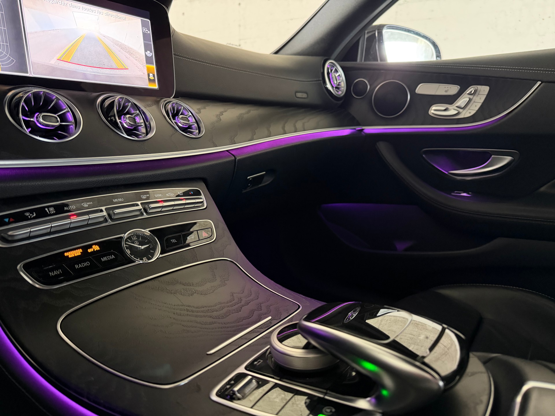 MERCEDES-BENZ E 200 Coupé AMG Line 4 Matic 9G-Tronic-image-17