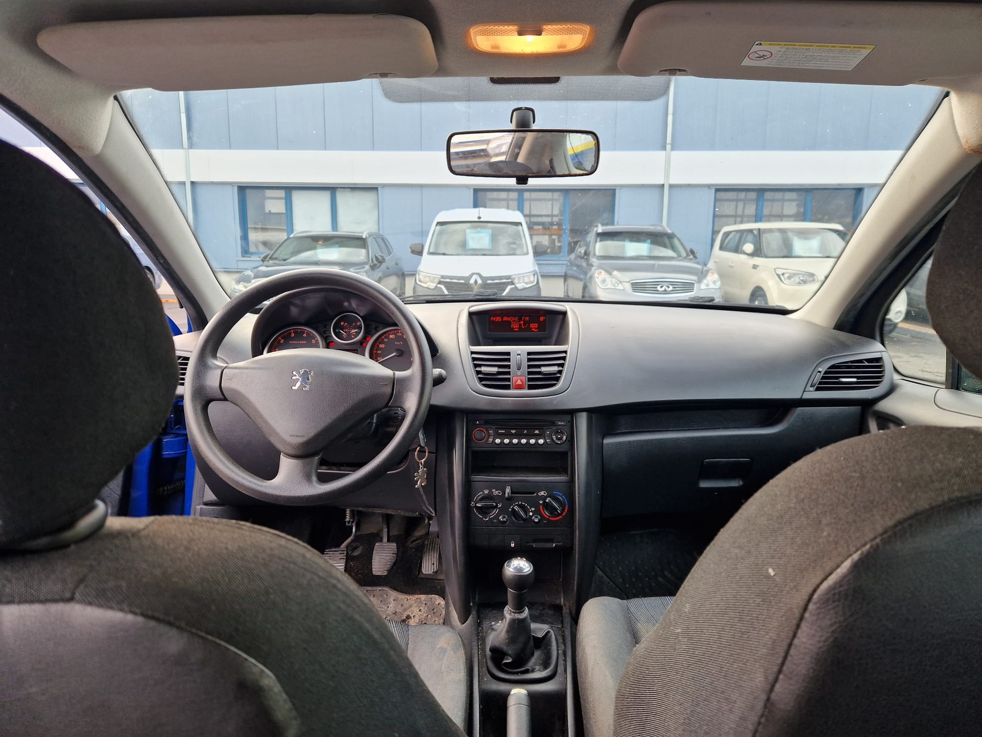 PEUGEOT 207 1.4 Urban-image-10