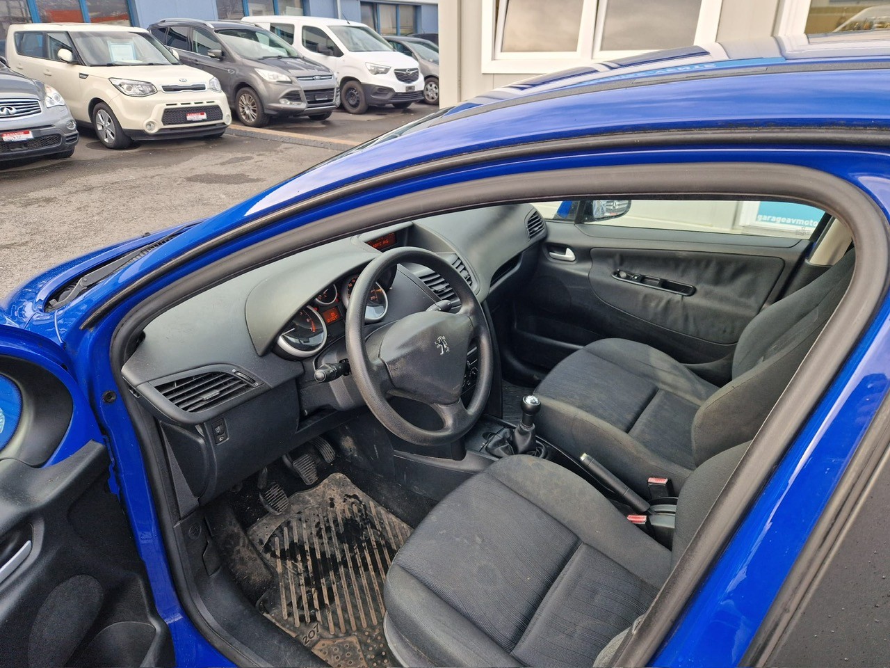 PEUGEOT 207 1.4 Urban-image-7