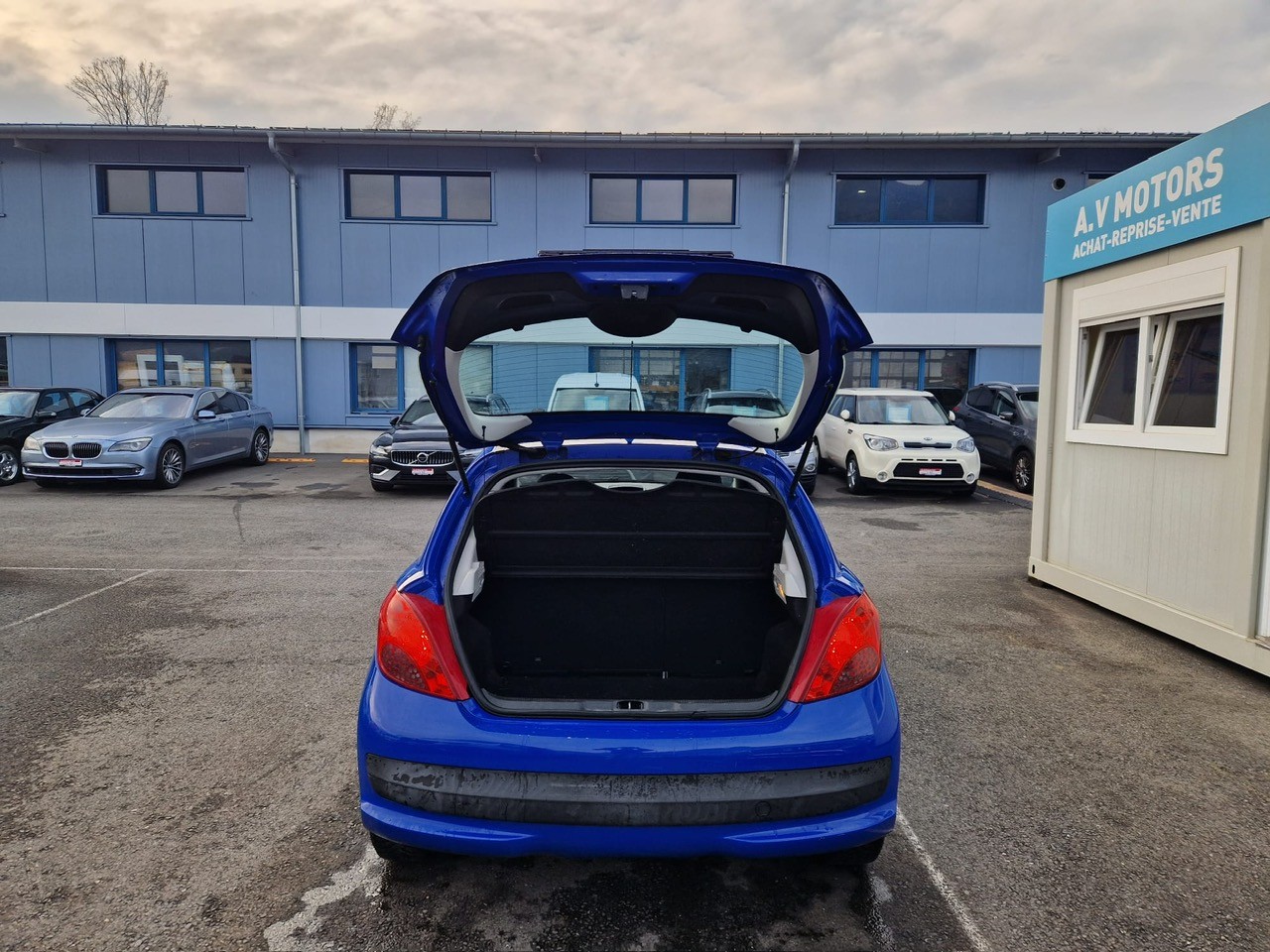 PEUGEOT 207 1.4 Urban-image-6
