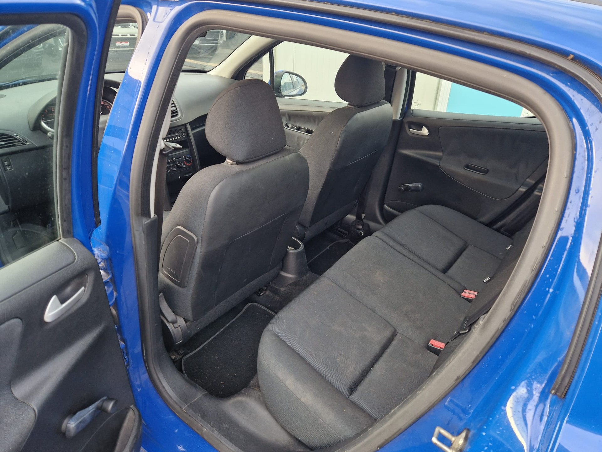 PEUGEOT 207 1.4 Urban-image-9