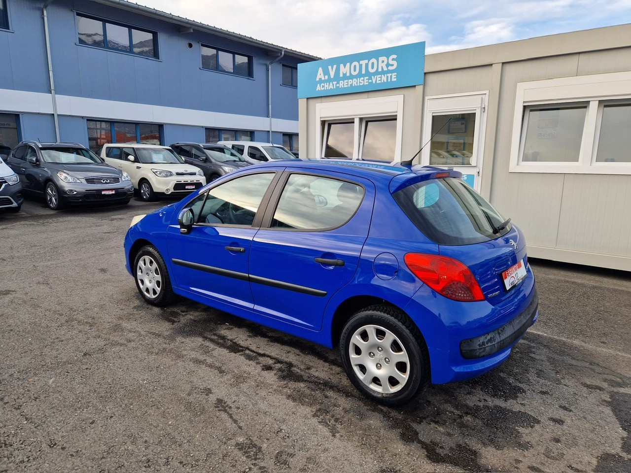 PEUGEOT 207 1.4 Urban-image-3