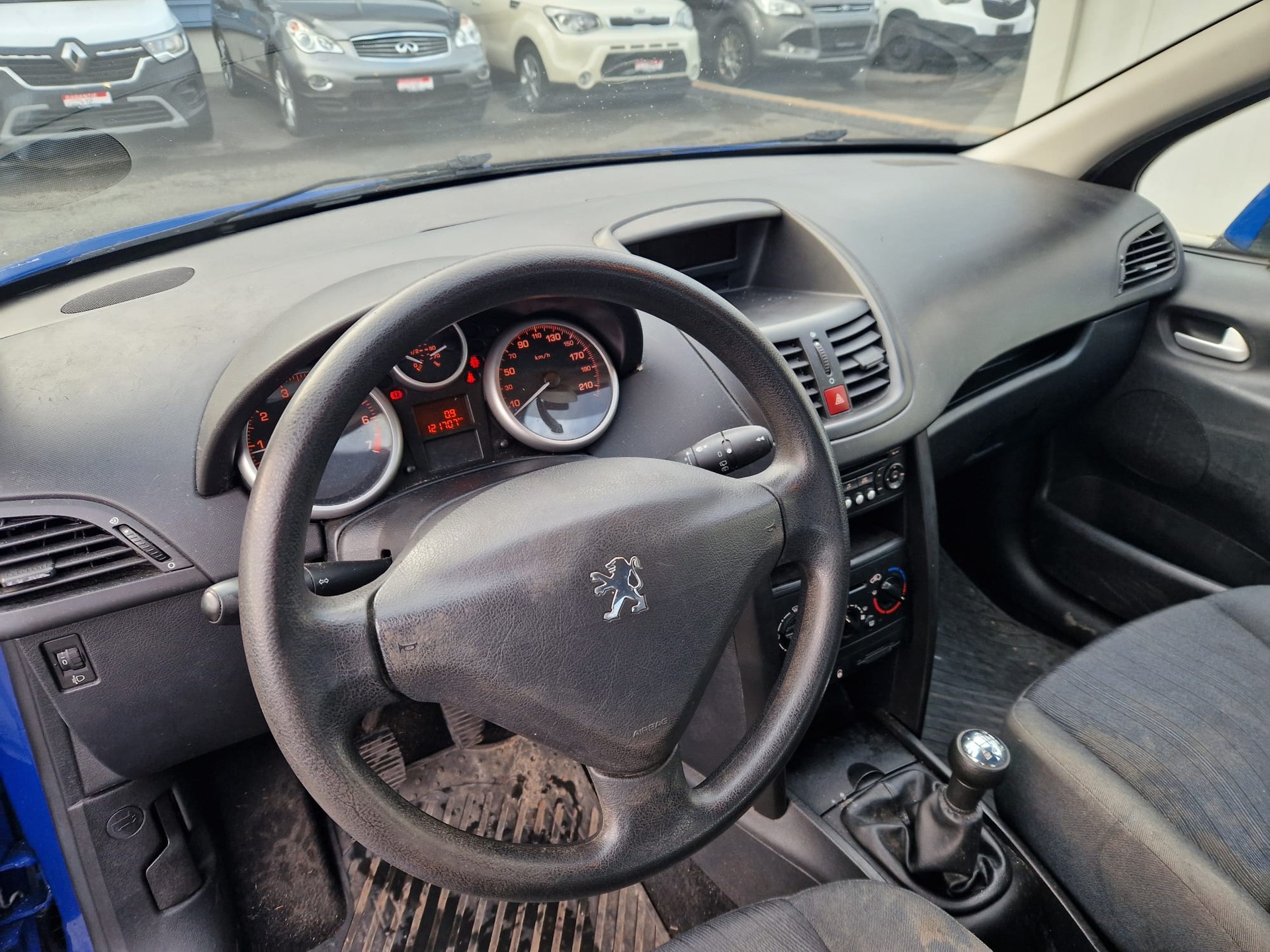 PEUGEOT 207 1.4 Urban-image-8
