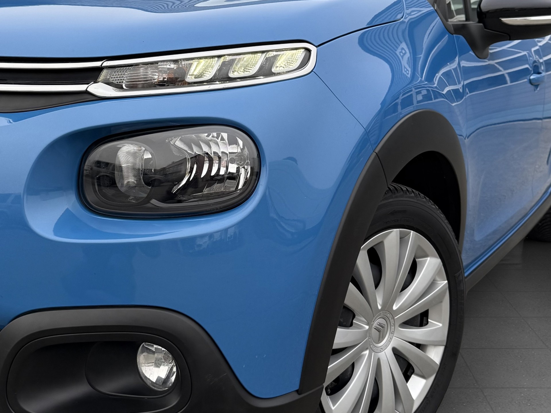 CITROEN C3 1.2i PureTech Feel-image-1