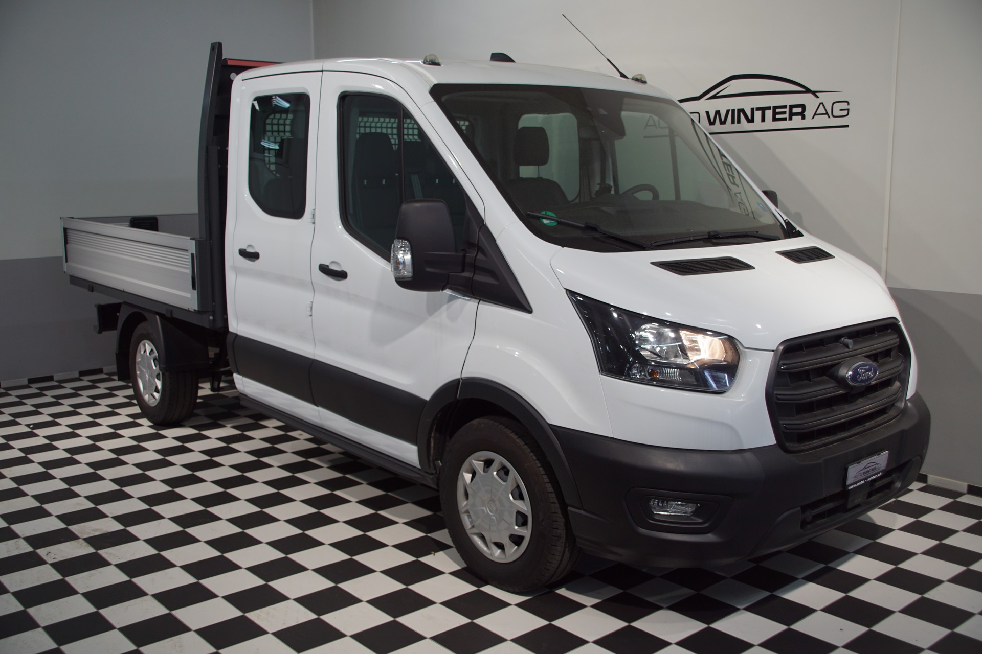 FORD Transit 350 L2 Trend 2.0 TDCi 130 FWD A-image-0