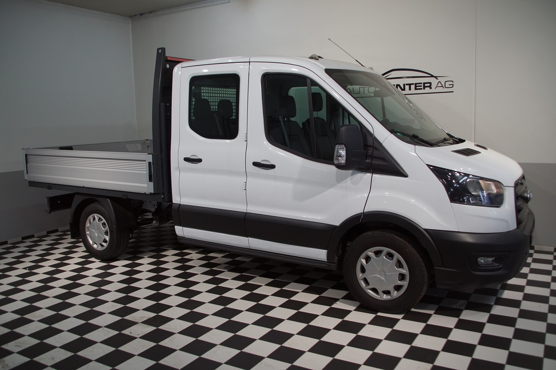 FORD Transit 350 L2 Trend 2.0 TDCi 130 FWD A-image-2