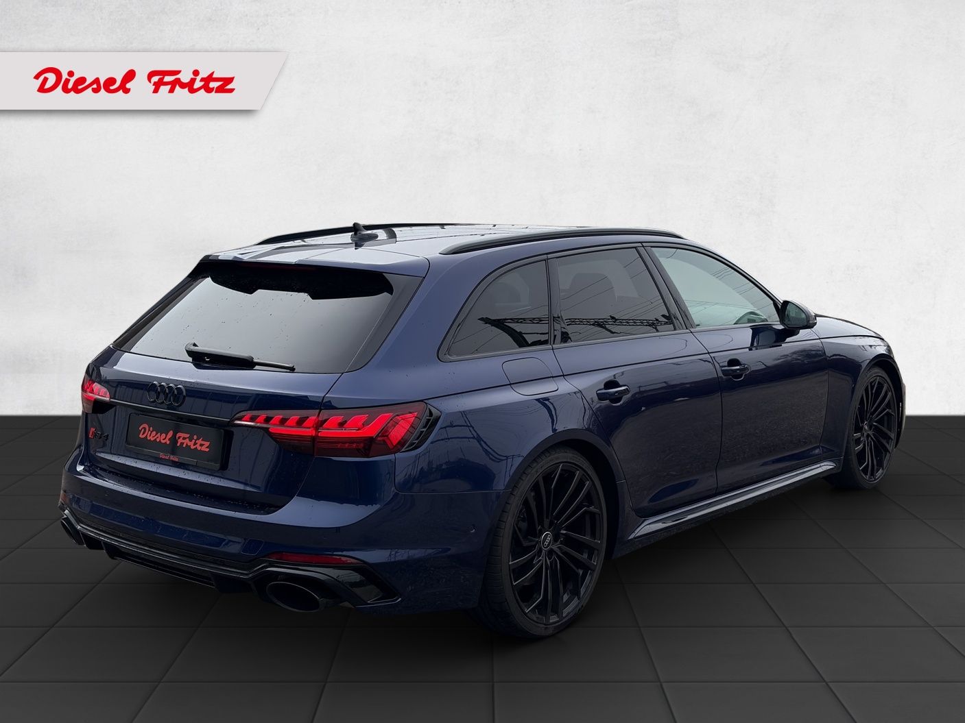 AUDI RS4 Avant quattro tiptronic-image-4