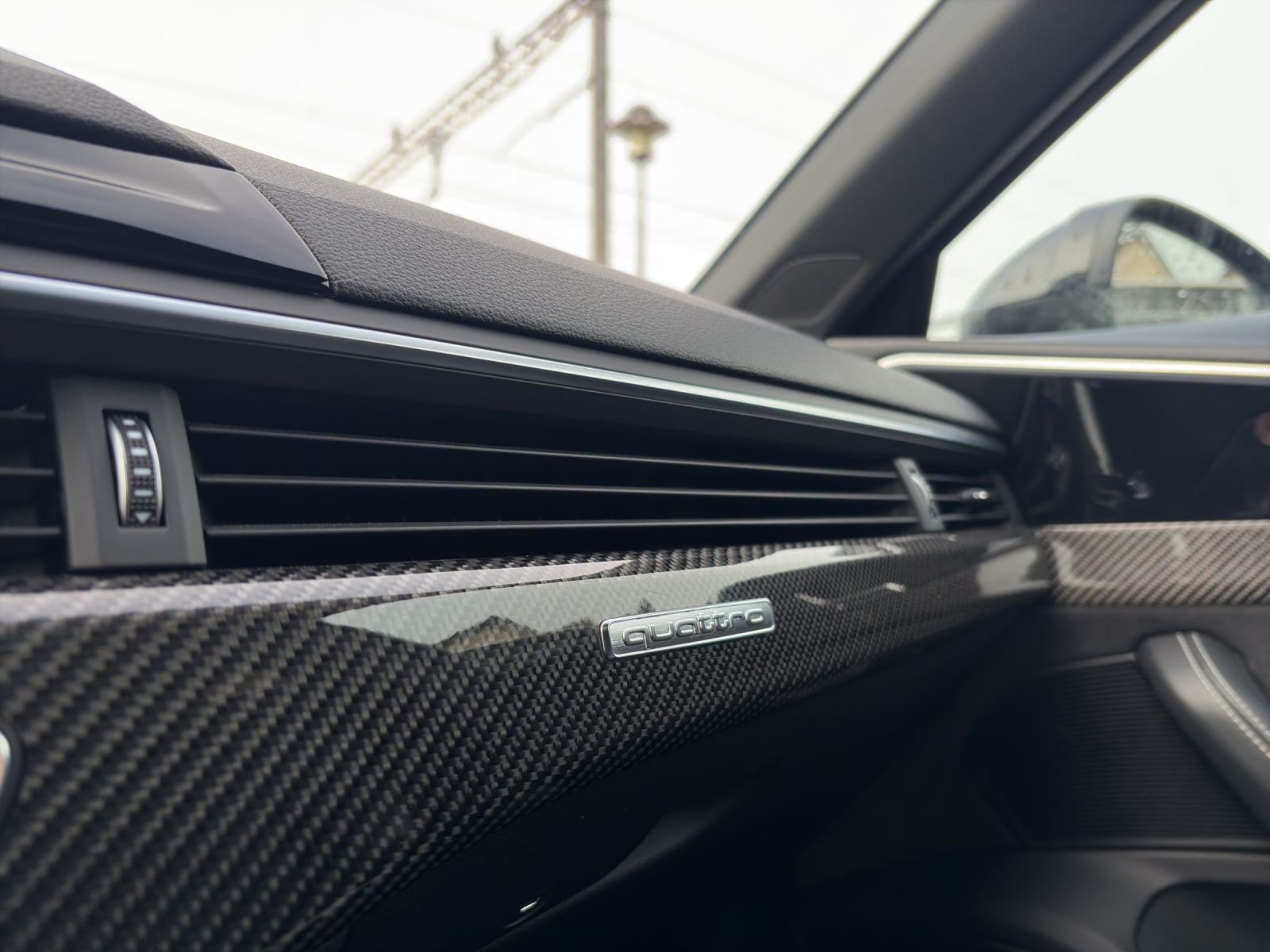 AUDI RS4 Avant quattro tiptronic-image-19