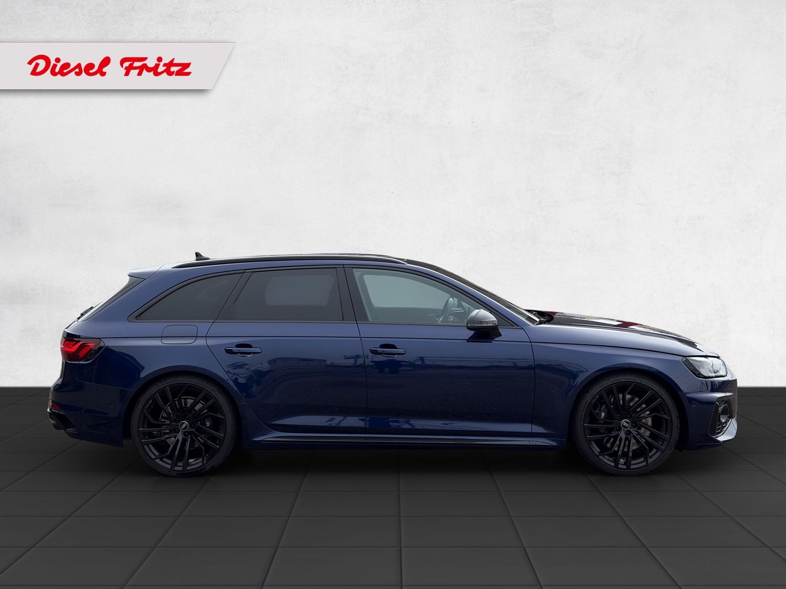 AUDI RS4 Avant quattro tiptronic-image-5