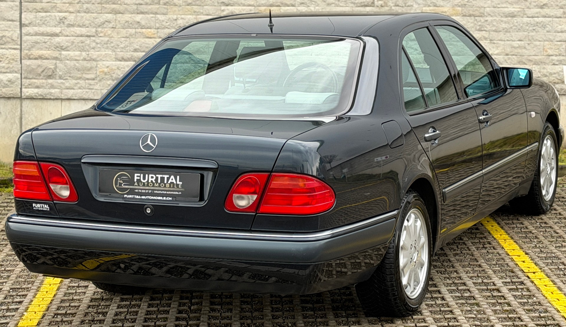 MERCEDES-BENZ E 320 Elégance Automatic-image-9