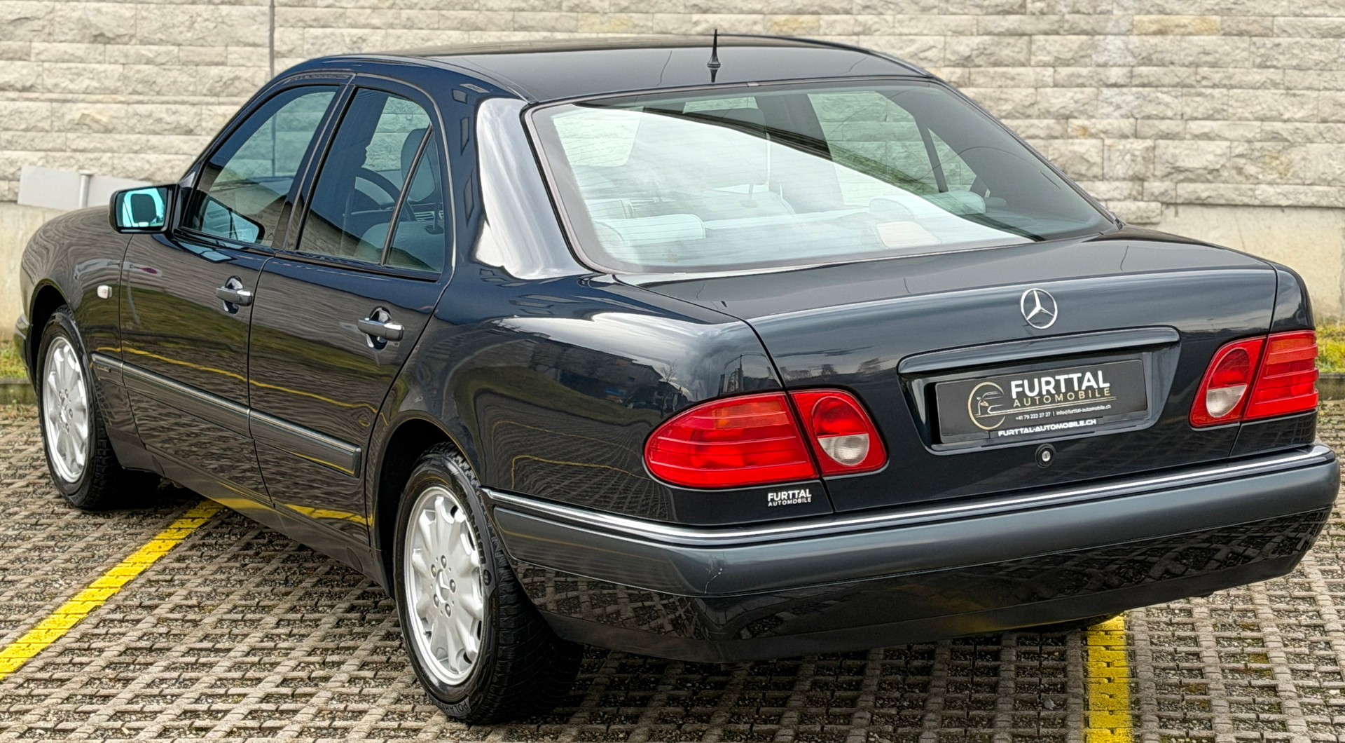 MERCEDES-BENZ E 320 Elégance Automatic-image-7