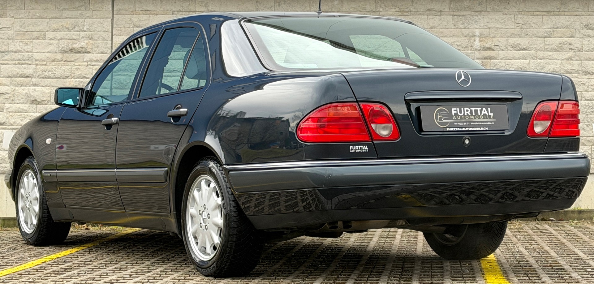 MERCEDES-BENZ E 320 Elégance Automatic-image-6