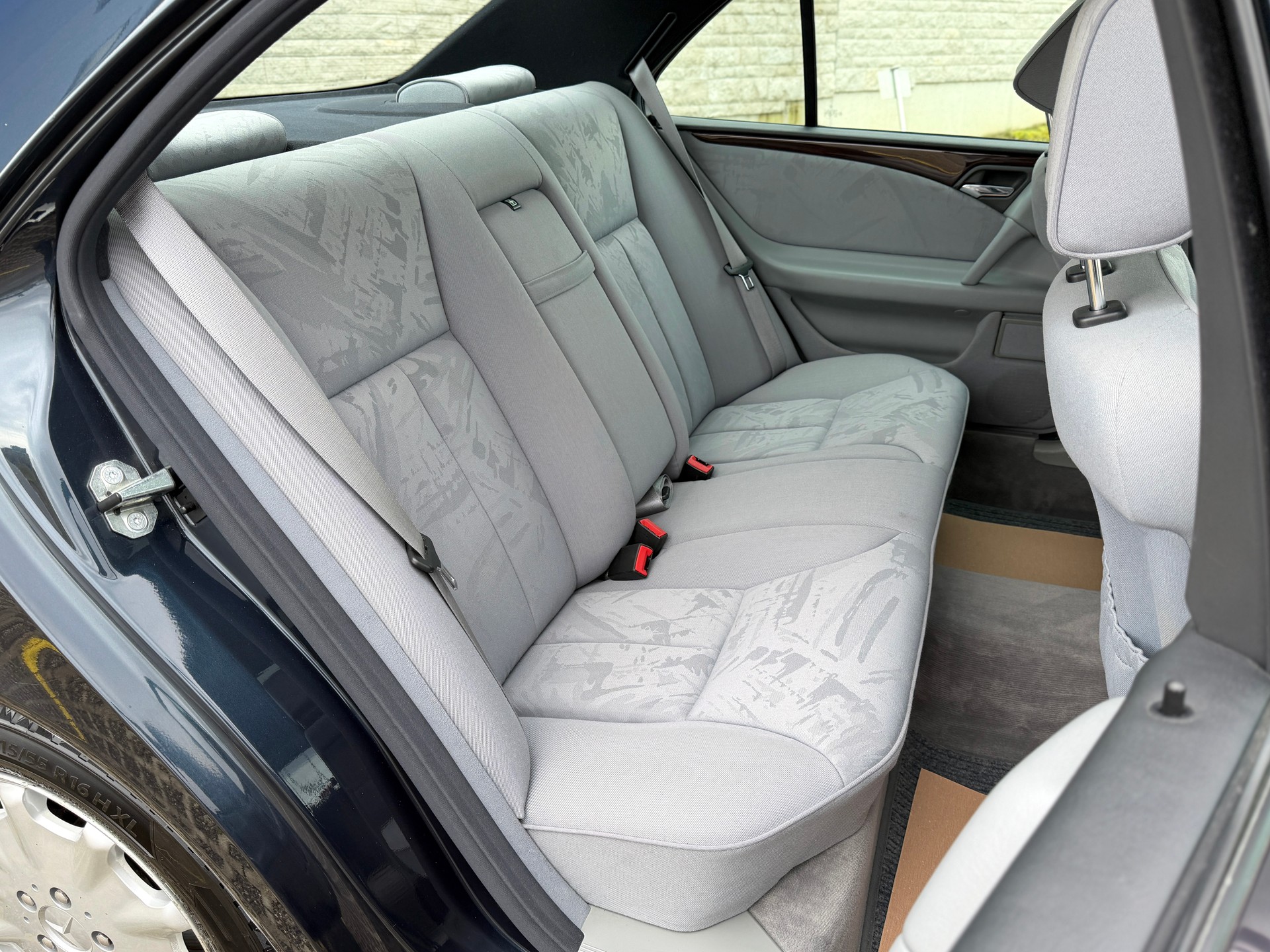 MERCEDES-BENZ E 320 Elégance Automatic-image-22