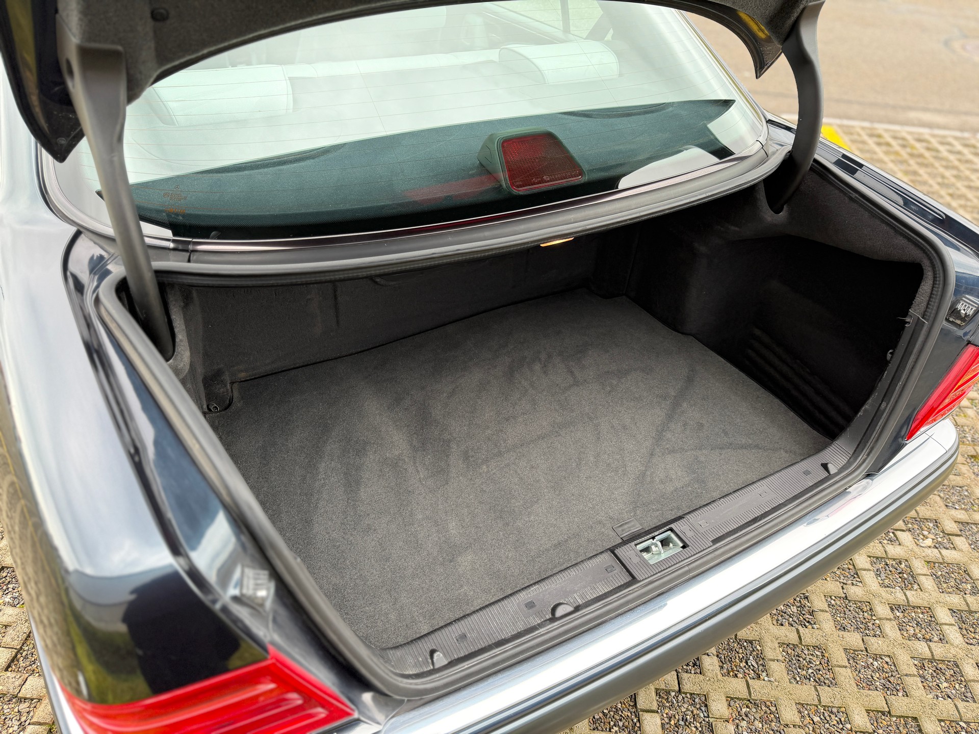 MERCEDES-BENZ E 320 Elégance Automatic-image-27