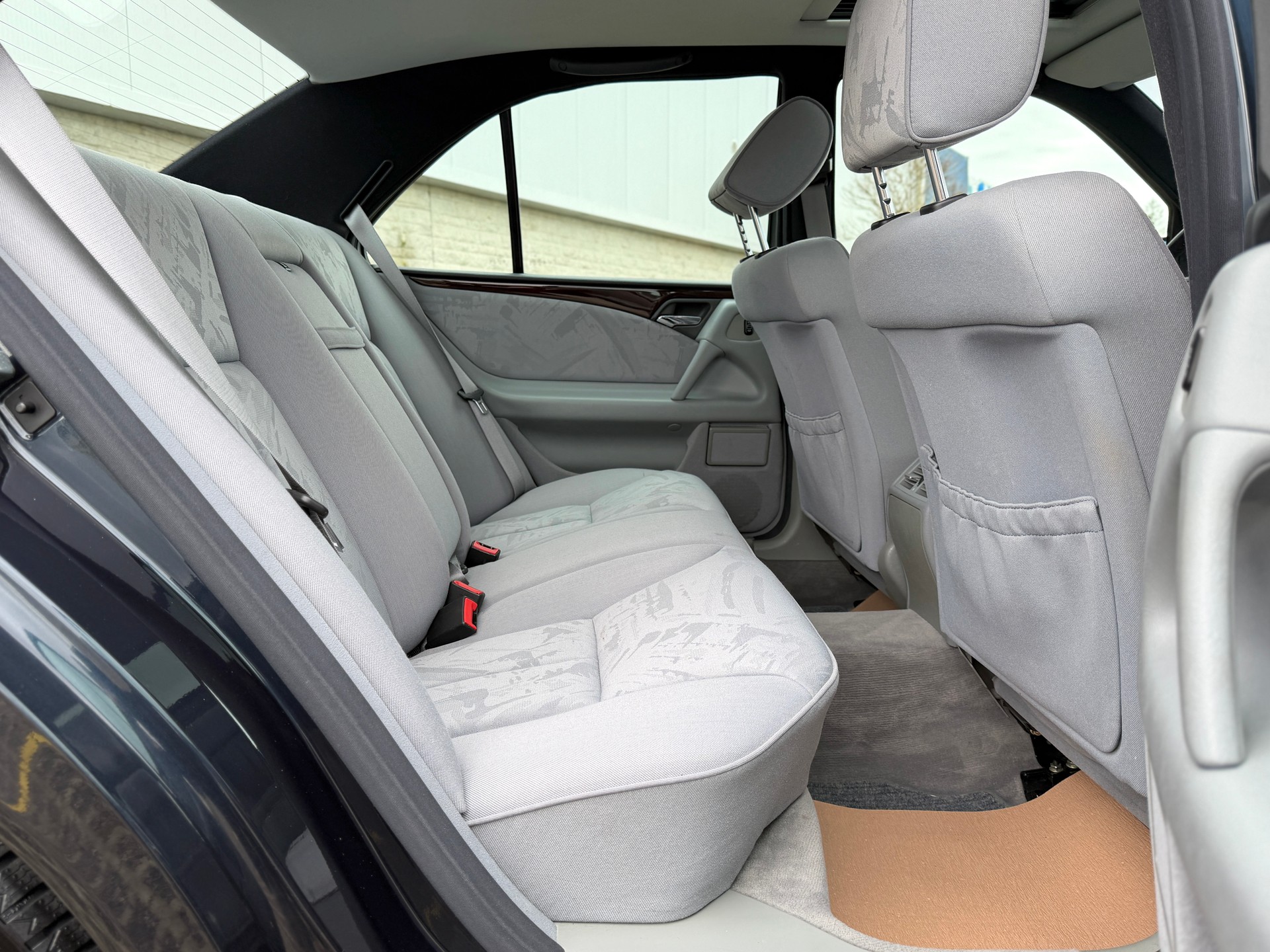 MERCEDES-BENZ E 320 Elégance Automatic-image-21