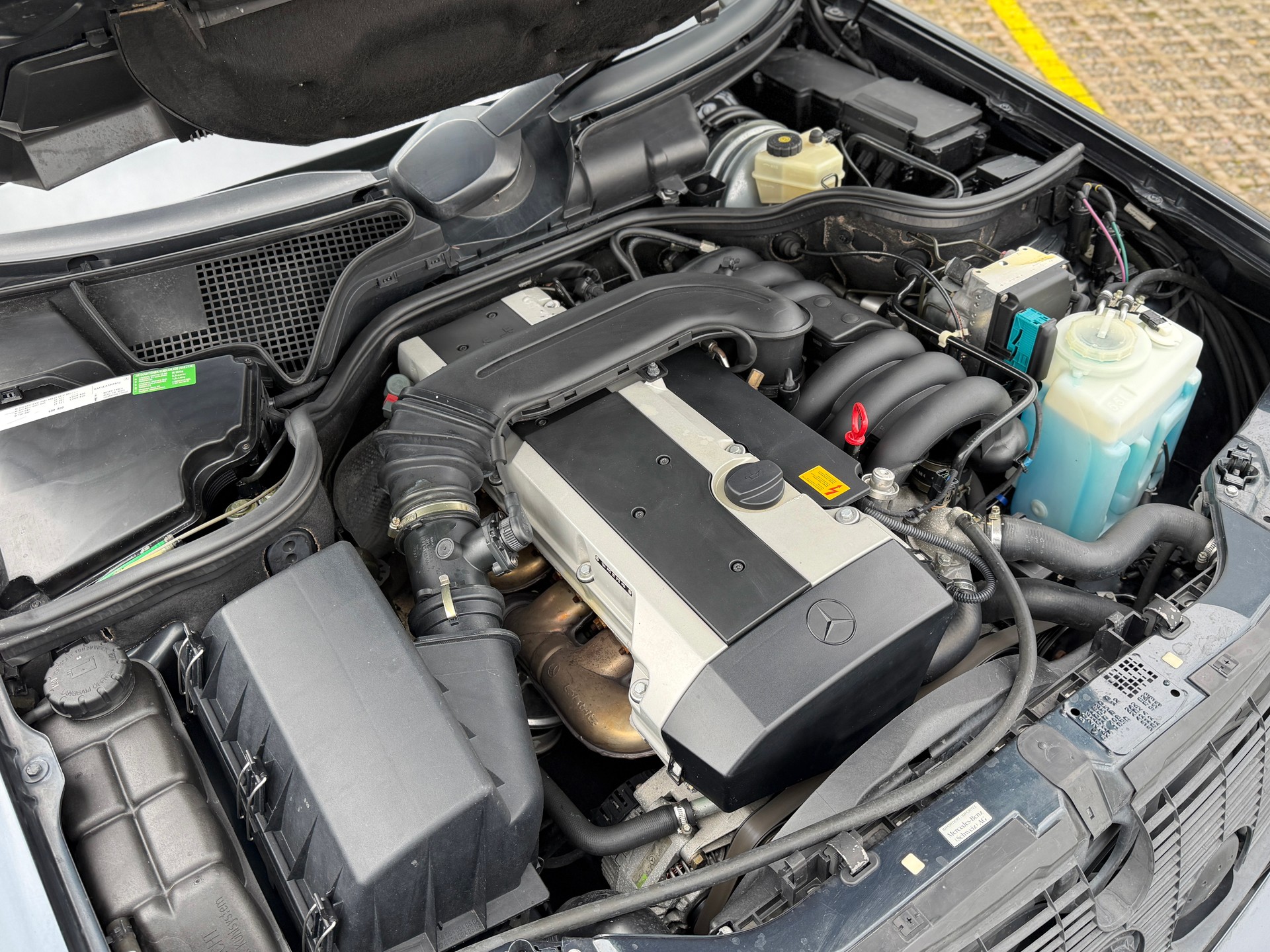 MERCEDES-BENZ E 320 Elégance Automatic-image-10