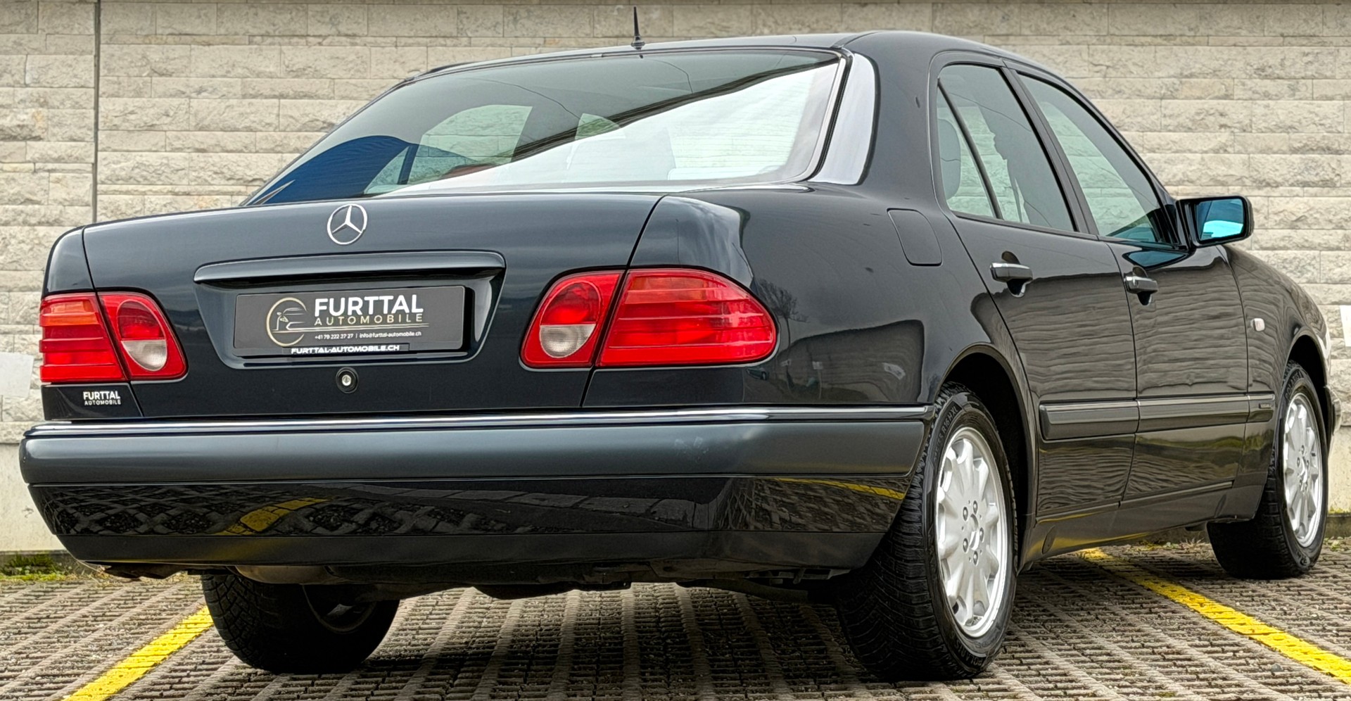 MERCEDES-BENZ E 320 Elégance Automatic-image-8