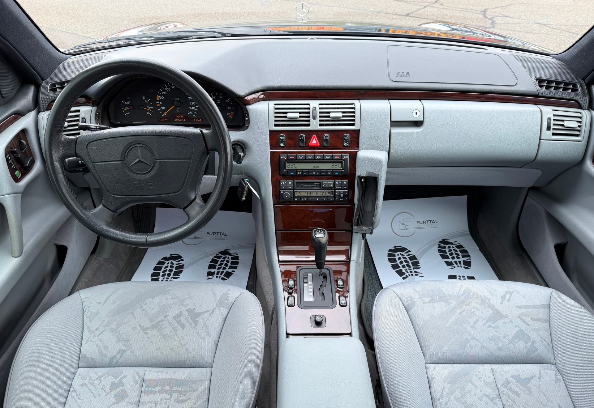 MERCEDES-BENZ E 320 Elégance Automatic-image-12