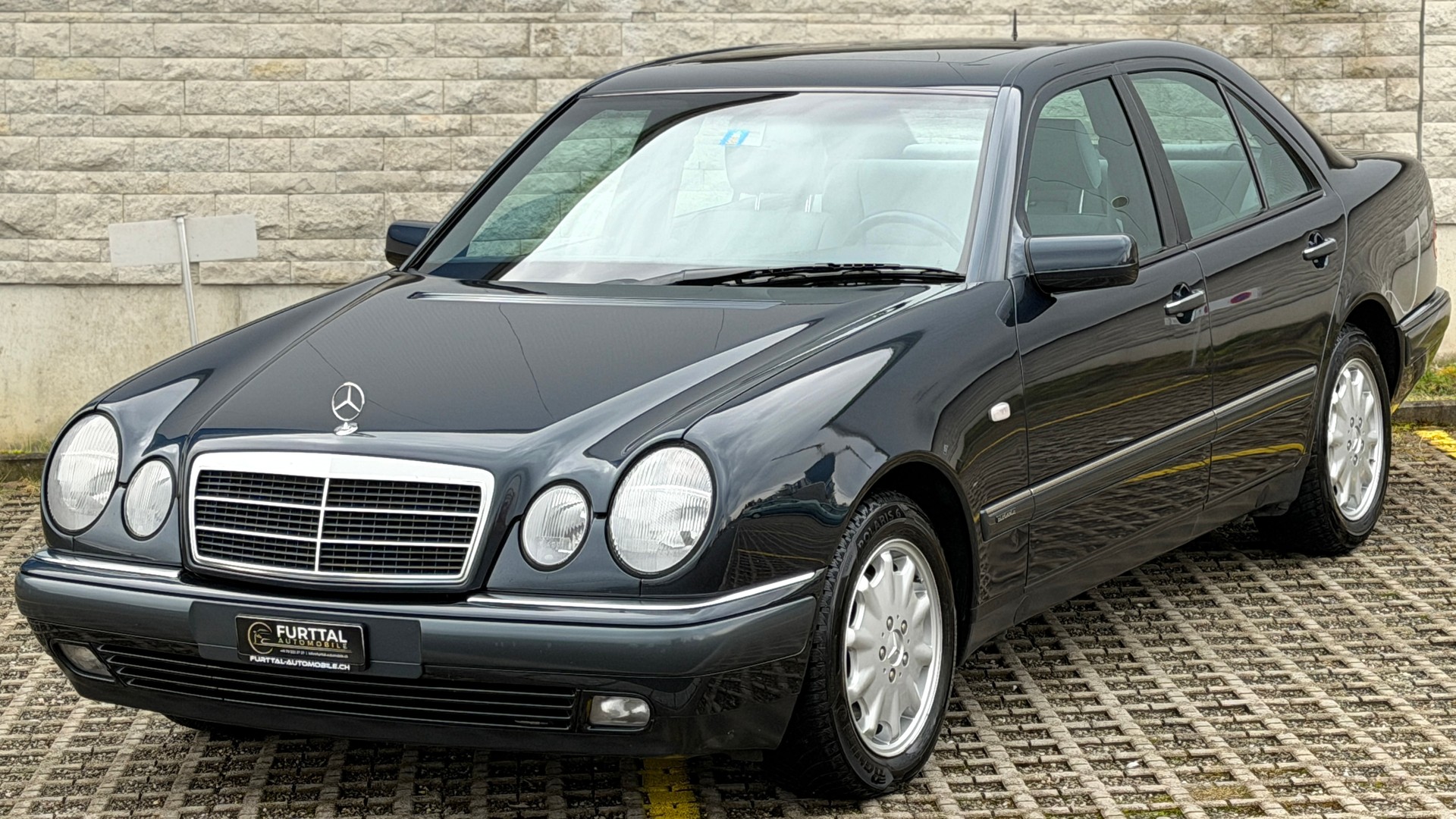 MERCEDES-BENZ E 320 Elégance Automatic-image-5