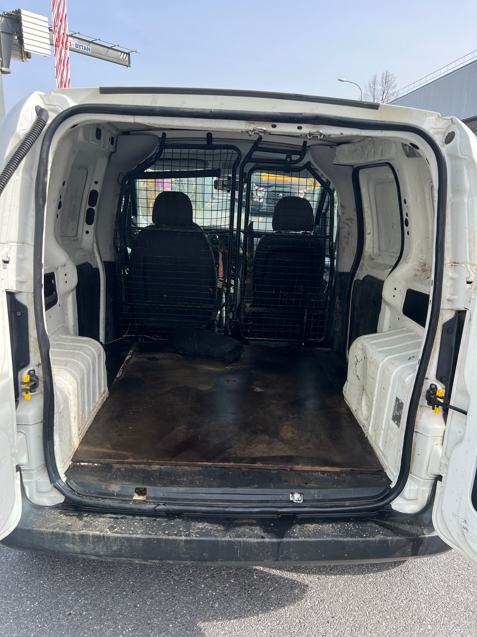 PEUGEOT Bipper 1.3 HDi-image-15