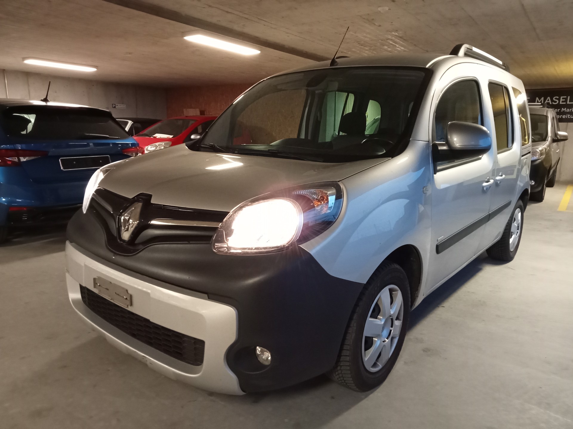 RENAULT Kangoo 1.2 16V Turbo 90th Anniversary EDC-image-1