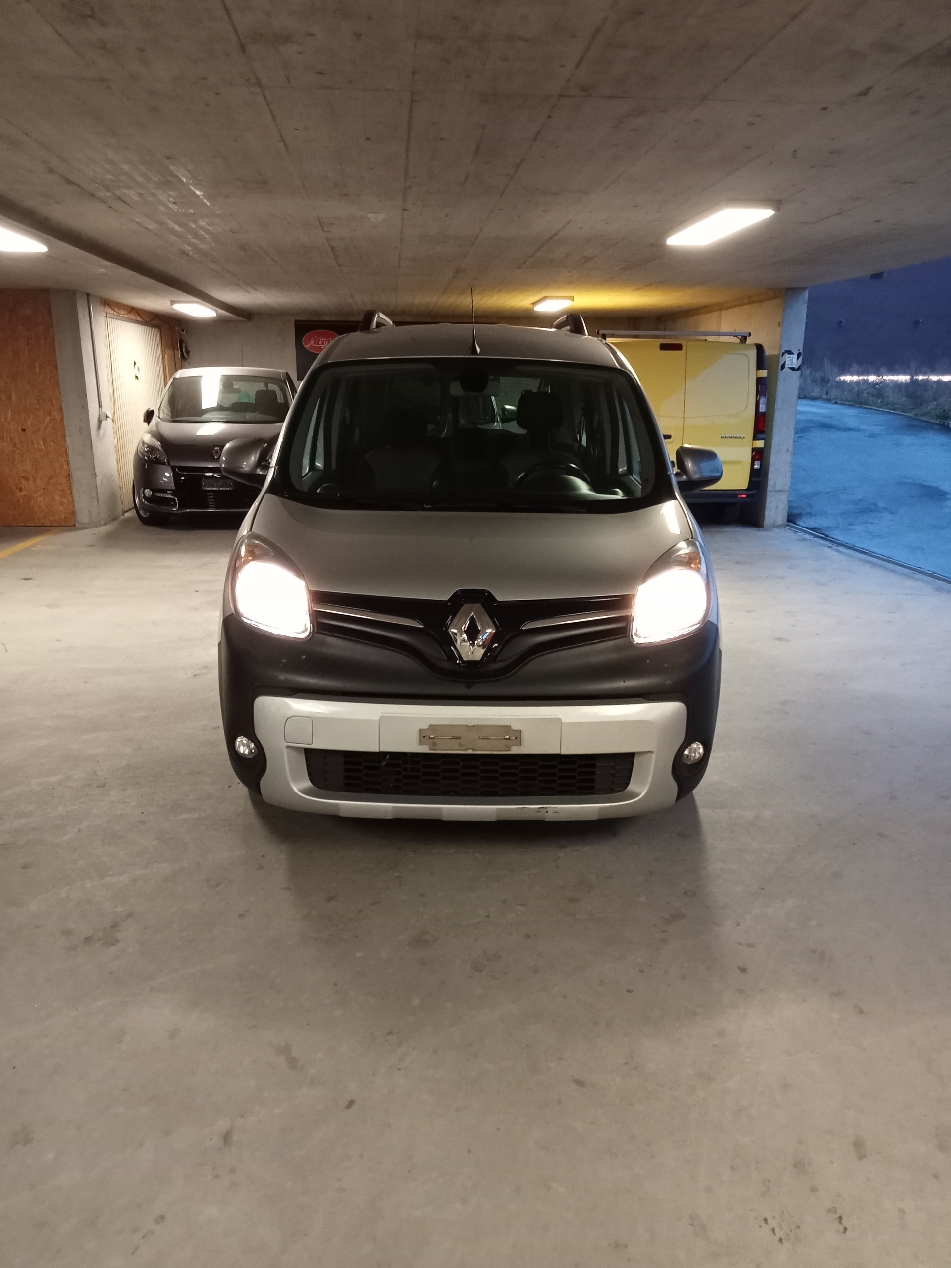 RENAULT Kangoo 1.2 16V Turbo 90th Anniversary EDC