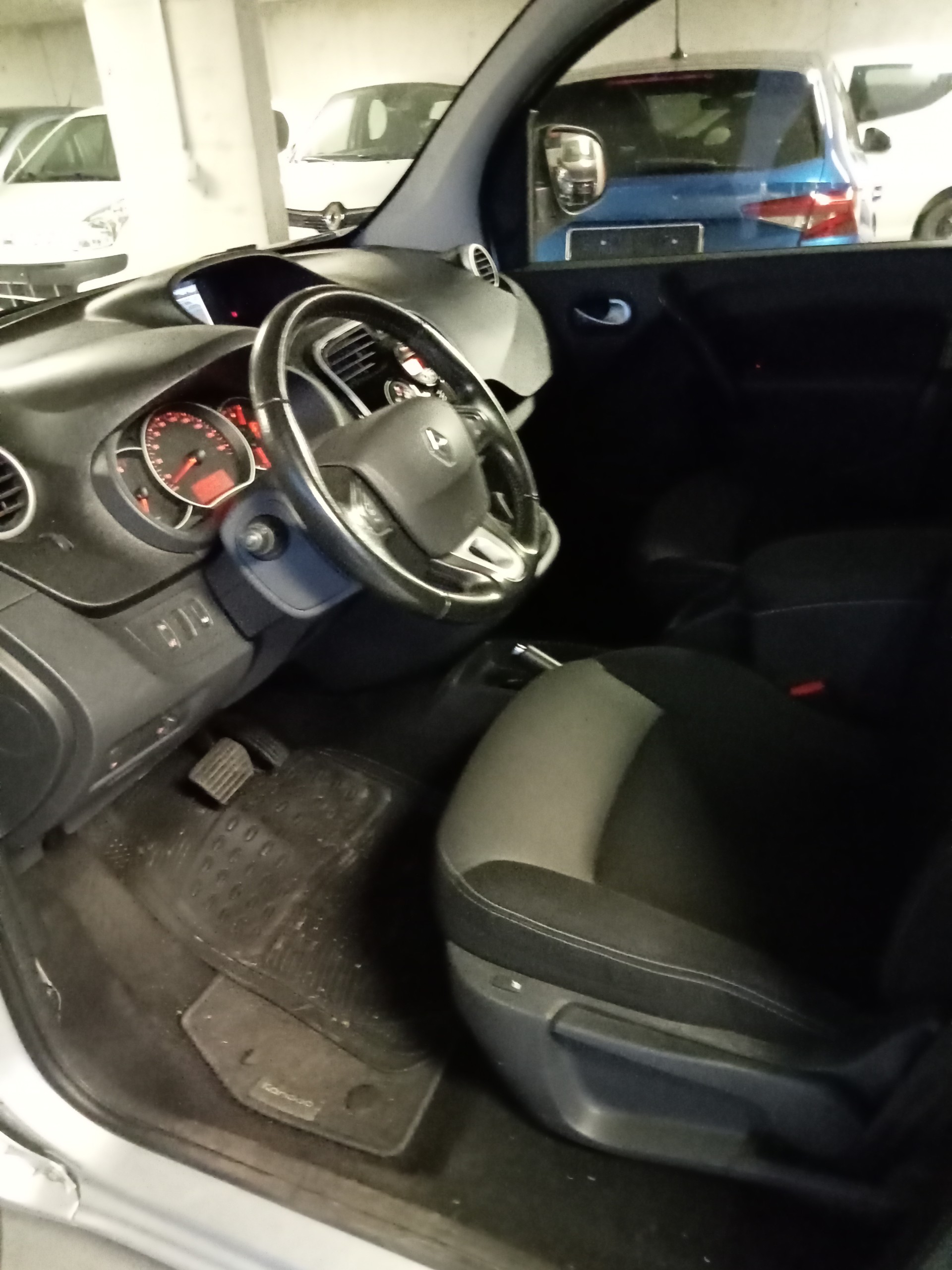 RENAULT Kangoo 1.2 16V Turbo 90th Anniversary EDC-image-8