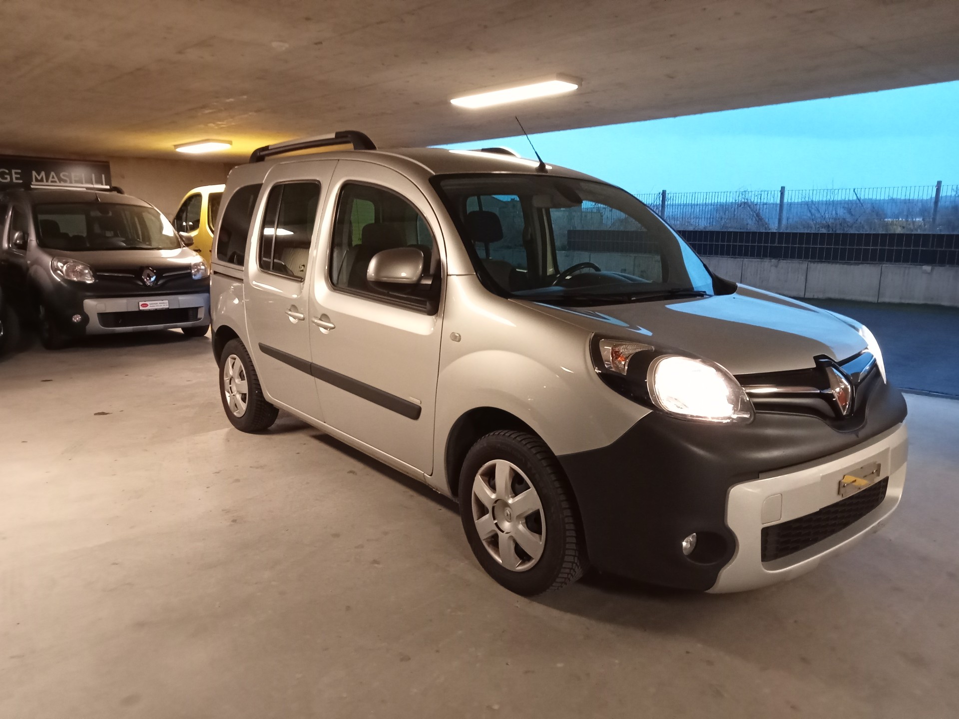 RENAULT Kangoo 1.2 16V Turbo 90th Anniversary EDC-image-5