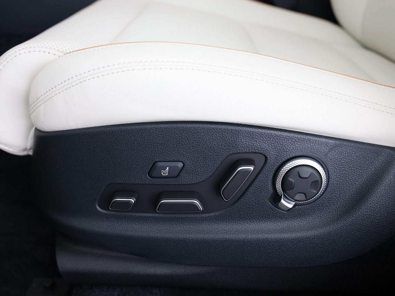 GENESIS GV70 Electrified Sport kWh 77,4 AWD-image-11